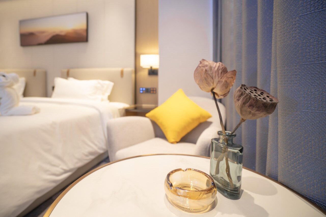 行政大床房【深睡舒眠床垫+舒睡羽绒被+现代简约沙发】