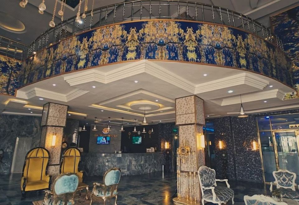 Candellux Imperial Hotel and Suites