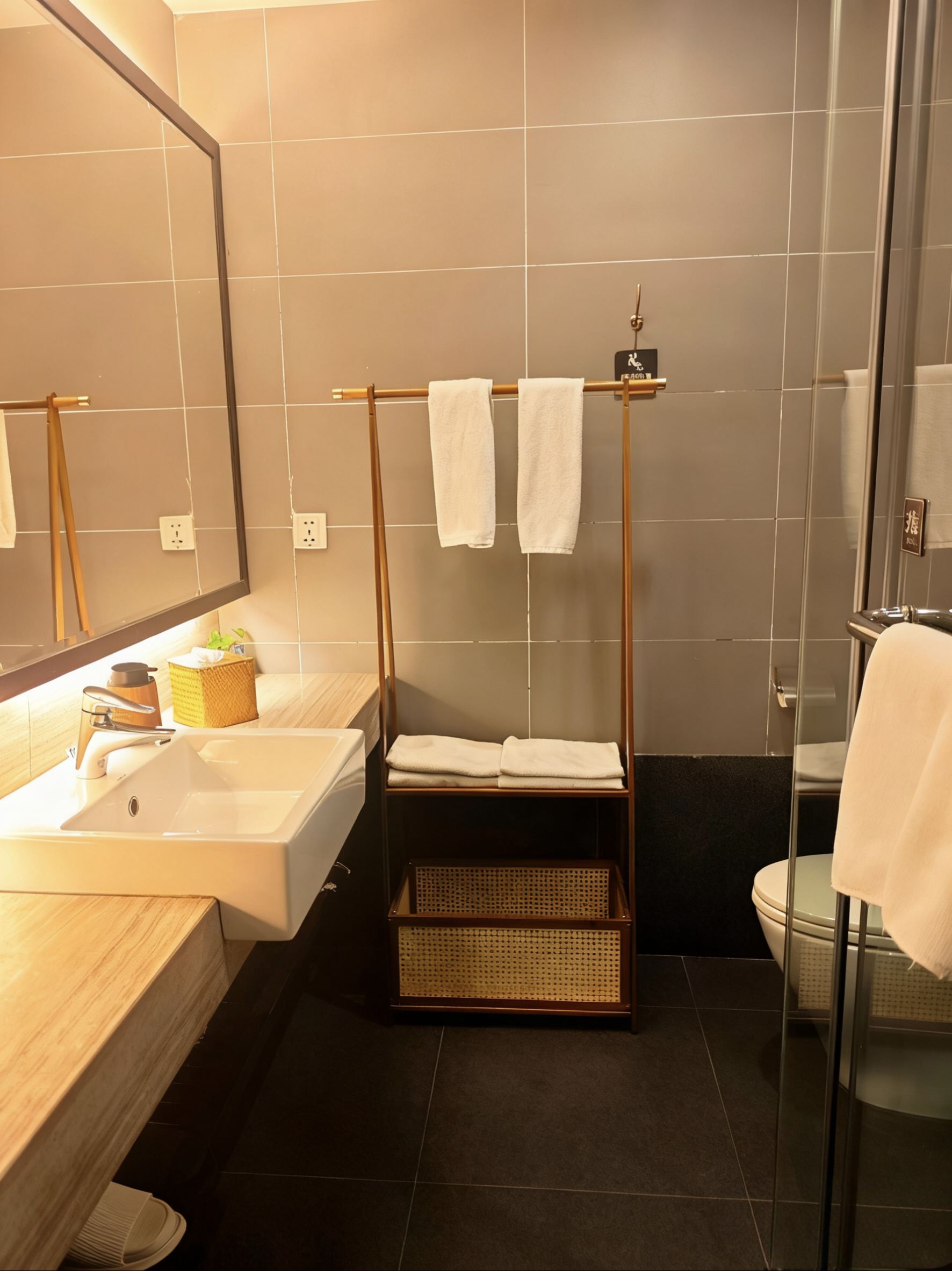 静心双床房（舒适宽床＋顶喷花洒＋智能电视投屏）