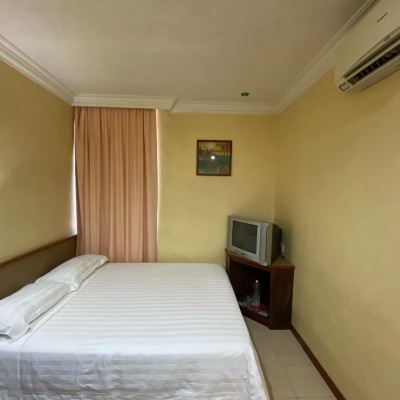 Bilik Double Standard Kupon OYO 89958 Hotel Umimas