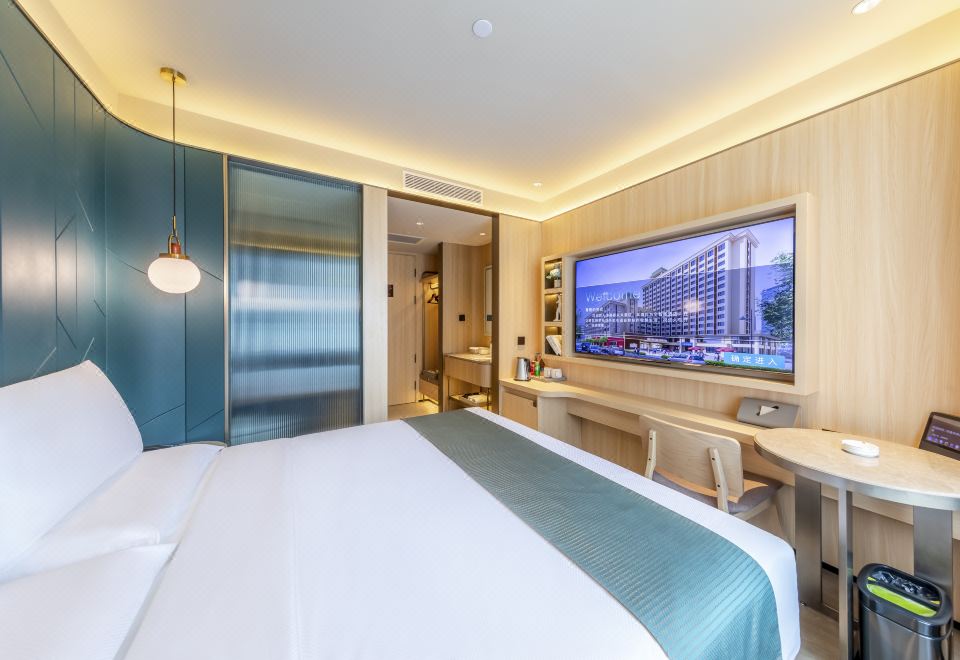 雅緻大床房（智能客控+65寸投屏電視）