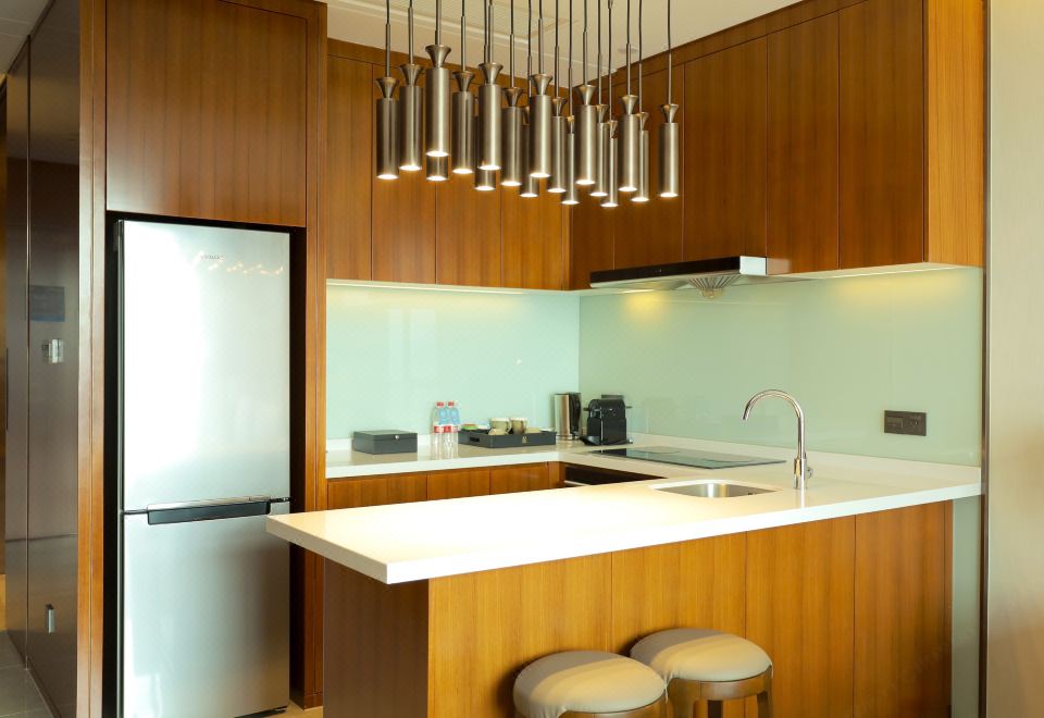 Oakwood Premier TongluStudio Deluxe King