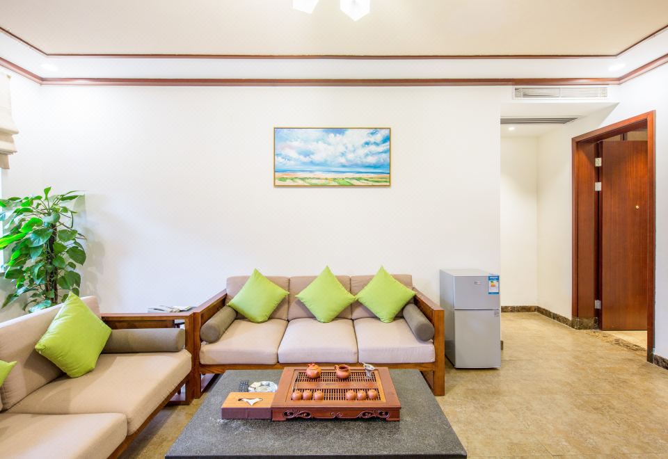 Baodun Lake Hushan Hot Spring ResortVenice Hot Spring Villa - 3-Room, Near Water (Slide)