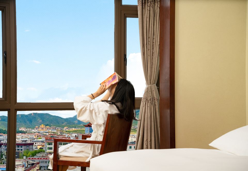 Songzanlin Temple Mountain-View Double Bed Room With Oxygen Supply