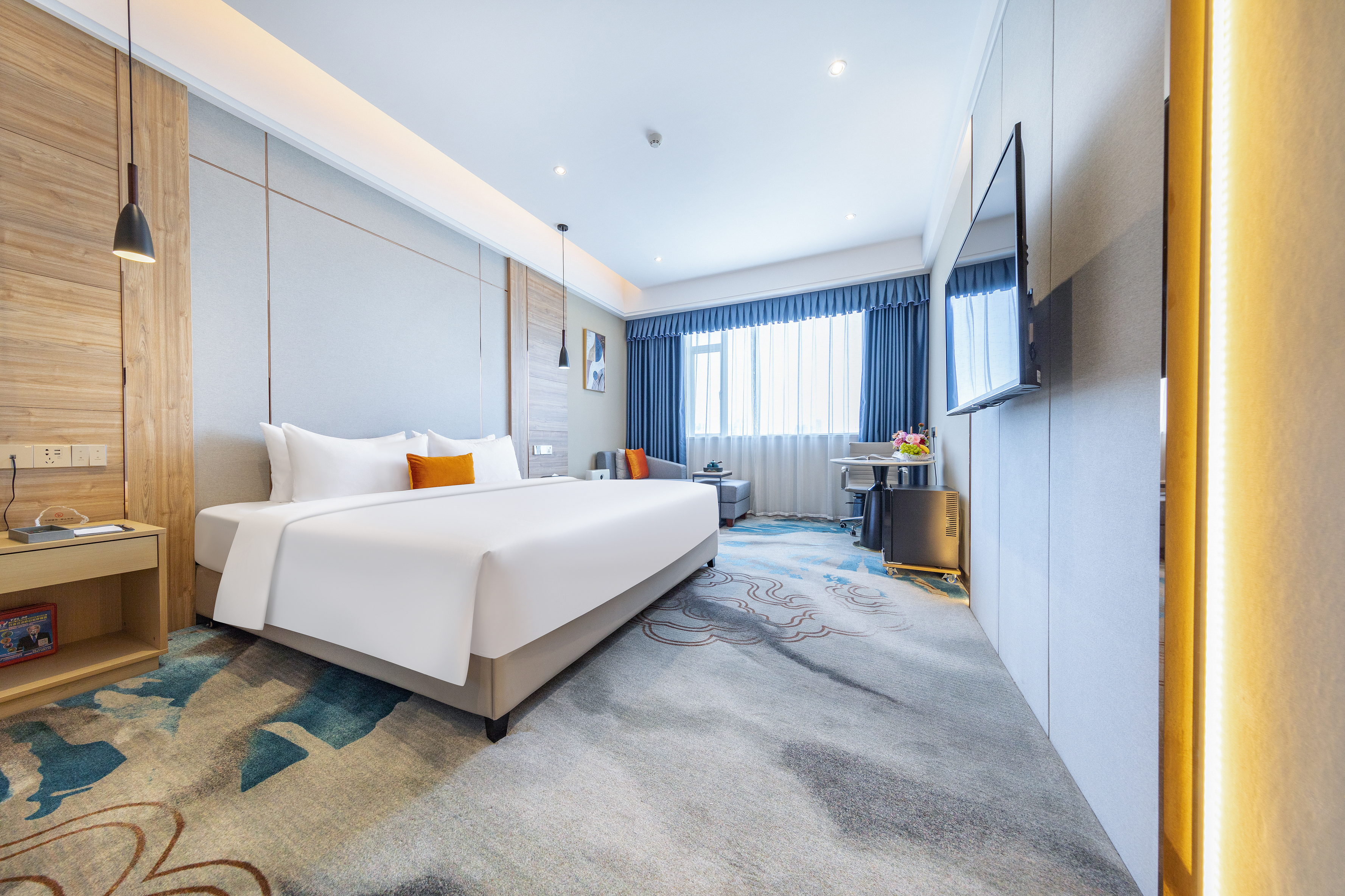 豪華大床房丨投屏電視丨澳洲羽絲棉安睡枕丨極速網絡