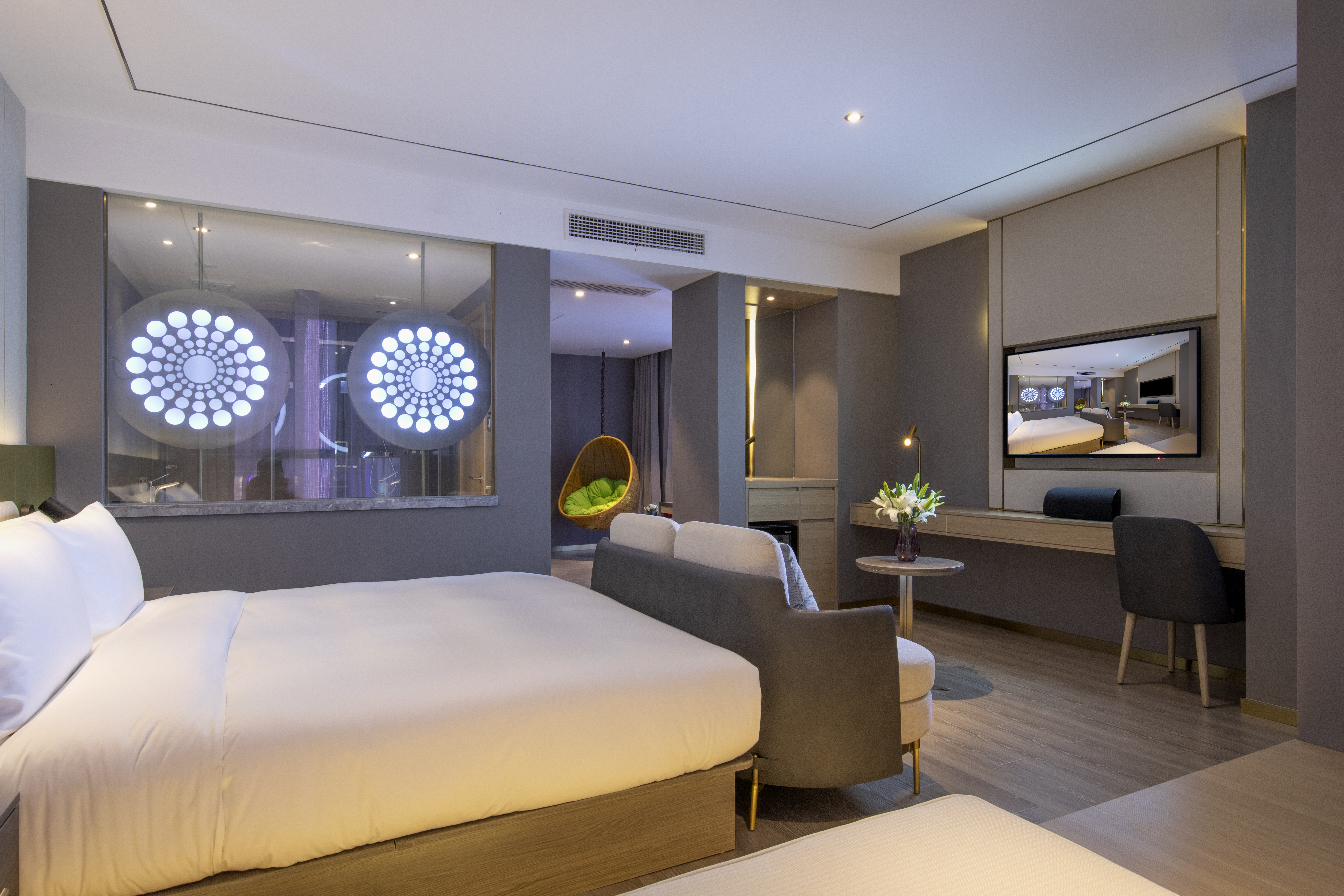 商务套房（地暖+全屋智控+电视投屏+智能马桶）