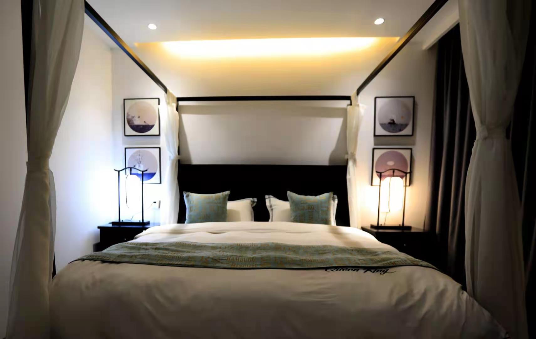 静居大床房（全景落地+园林景观+轻纱帷幔）