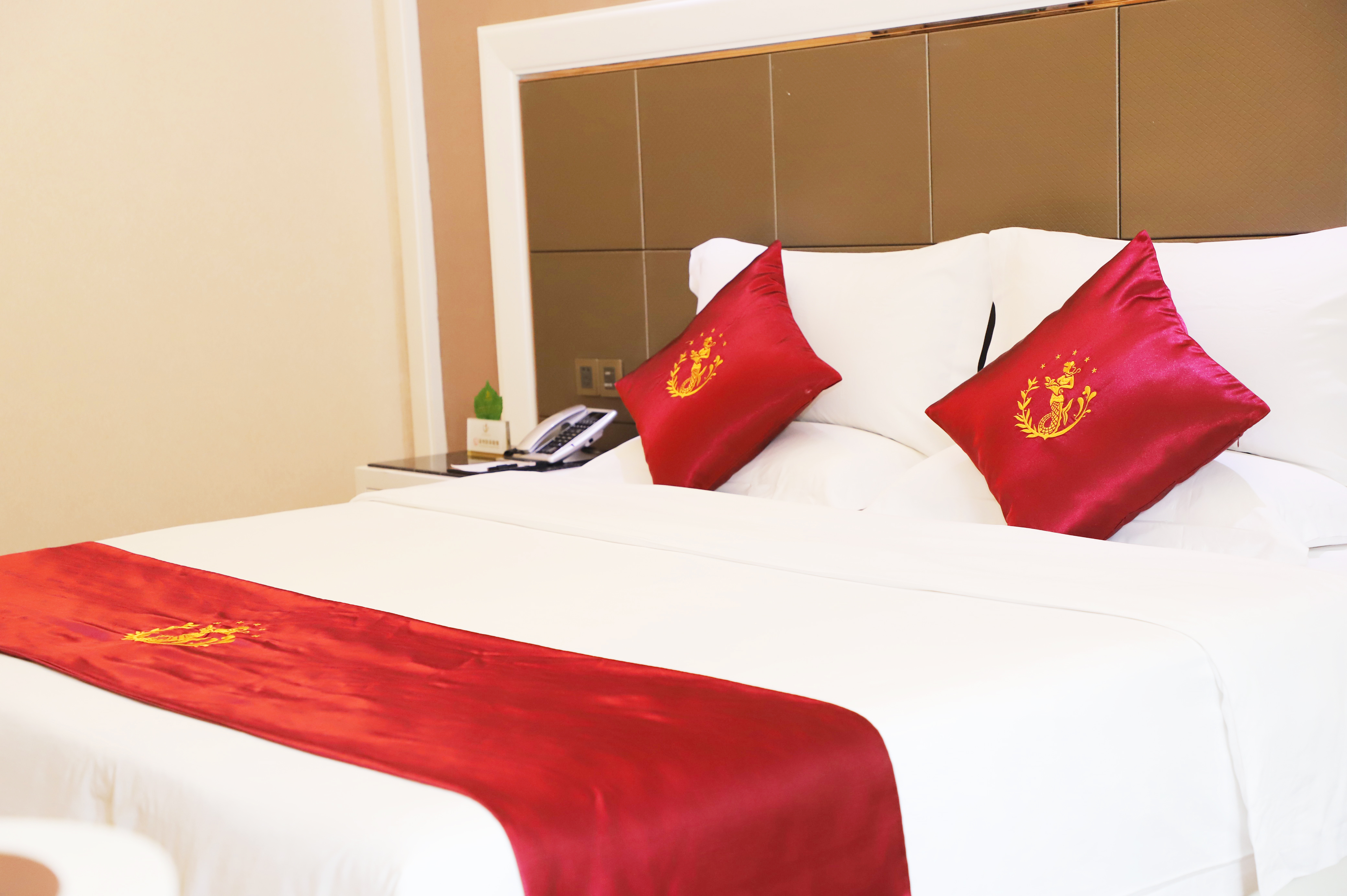 Wuhua International Hotel豪华园景大床房