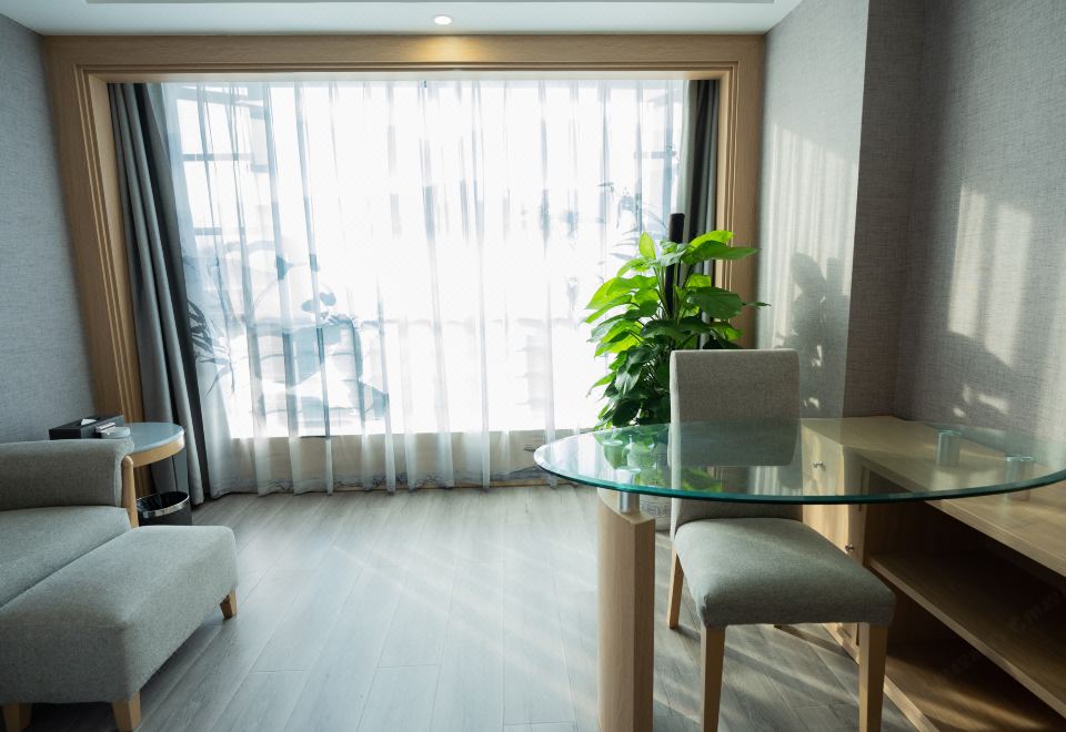 Panda Prince HotelFamily-friendly Family Room