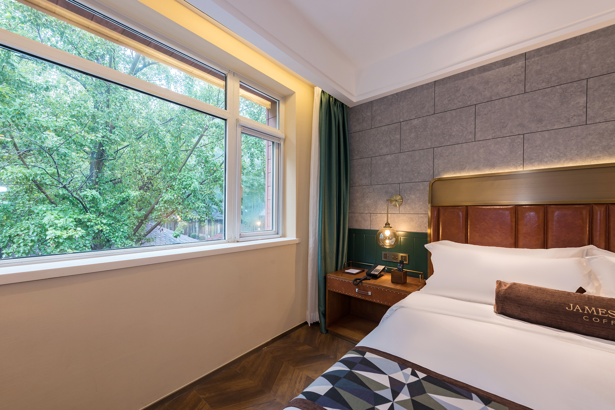 醇享大床房（阳面大窗+手机投屏）