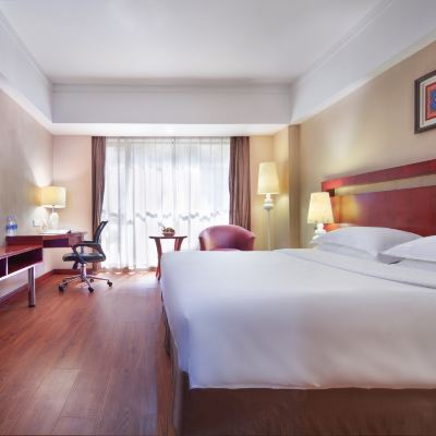 豪華大床房 陽朔萬麗花園大酒店優惠