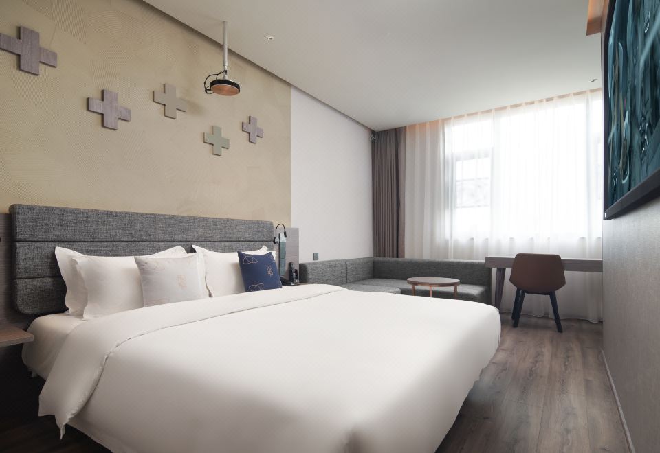 影音大床房（加熱毛巾桿+小冰箱+智能鏡）