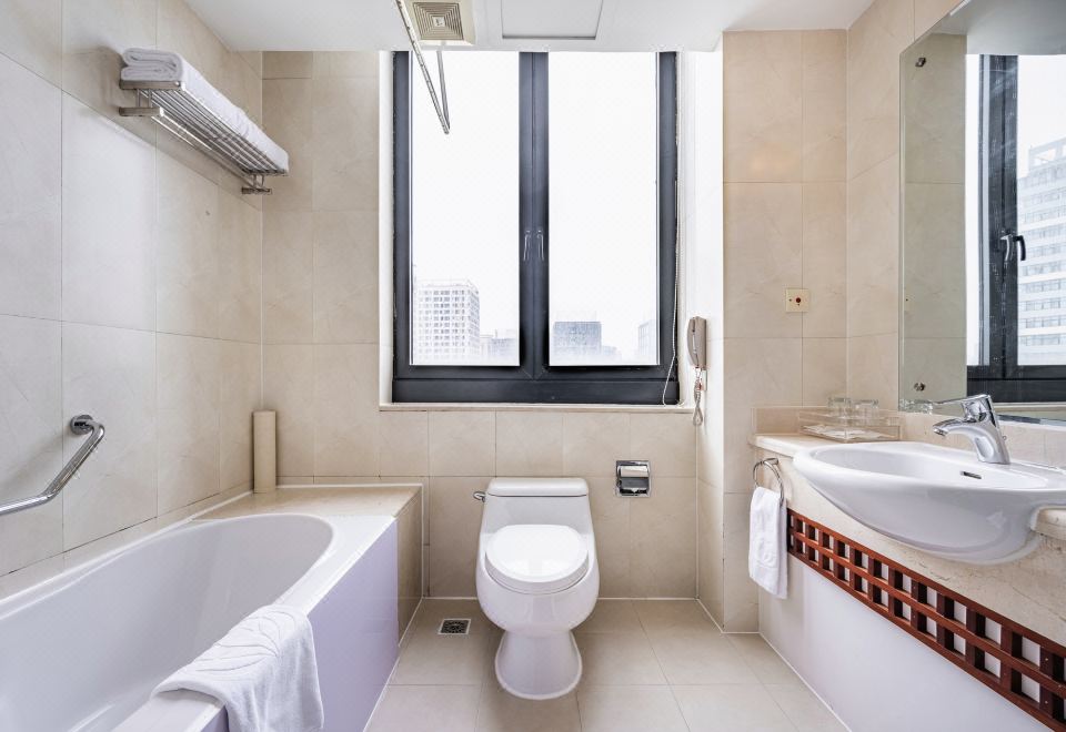 御景大床套房（带浴缸）