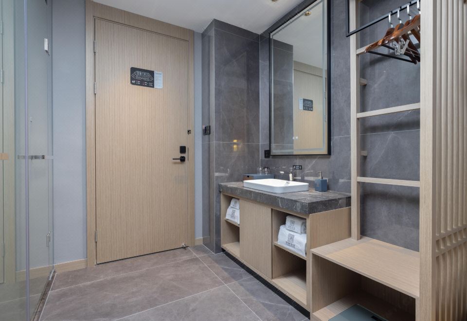 山花 | 智能大床房（亲肤草本洗护+75寸液晶投屏）