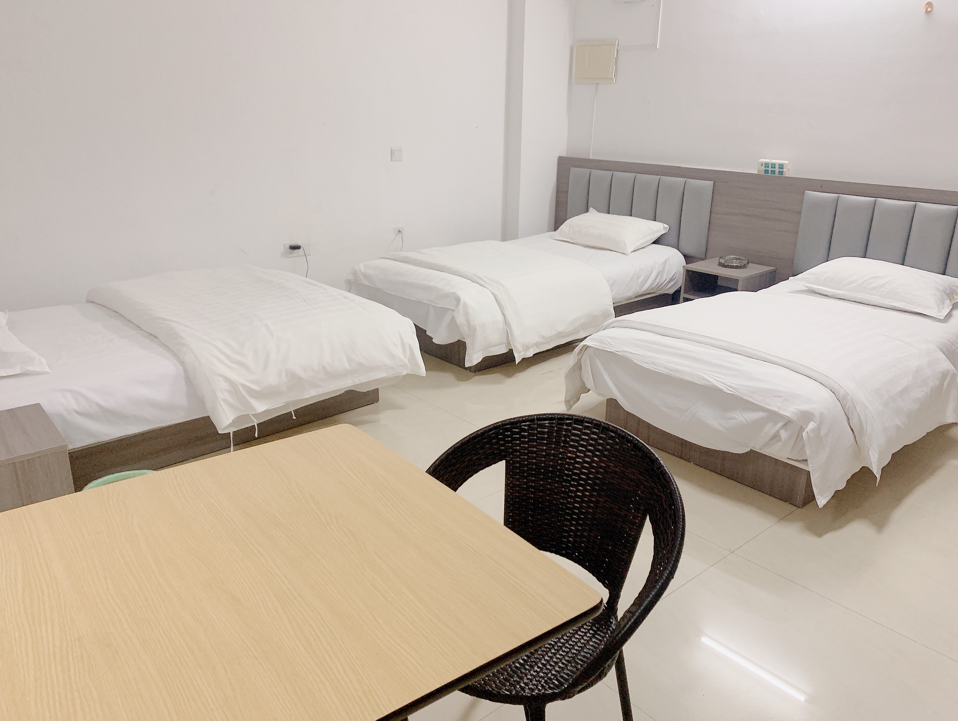 Junan Business HotelTriple room