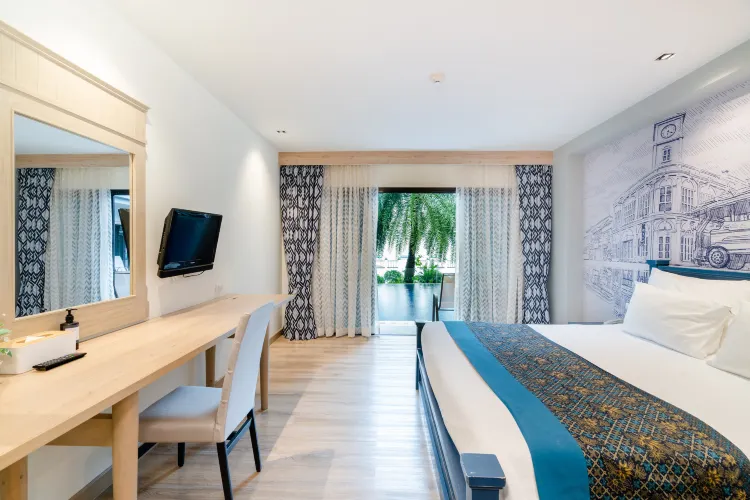 ห้องดีลักซ์ ติดสระน้ำ