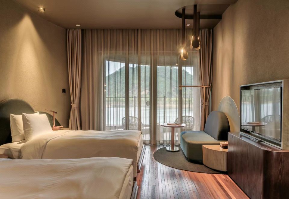 豪華湖景親子雙床房