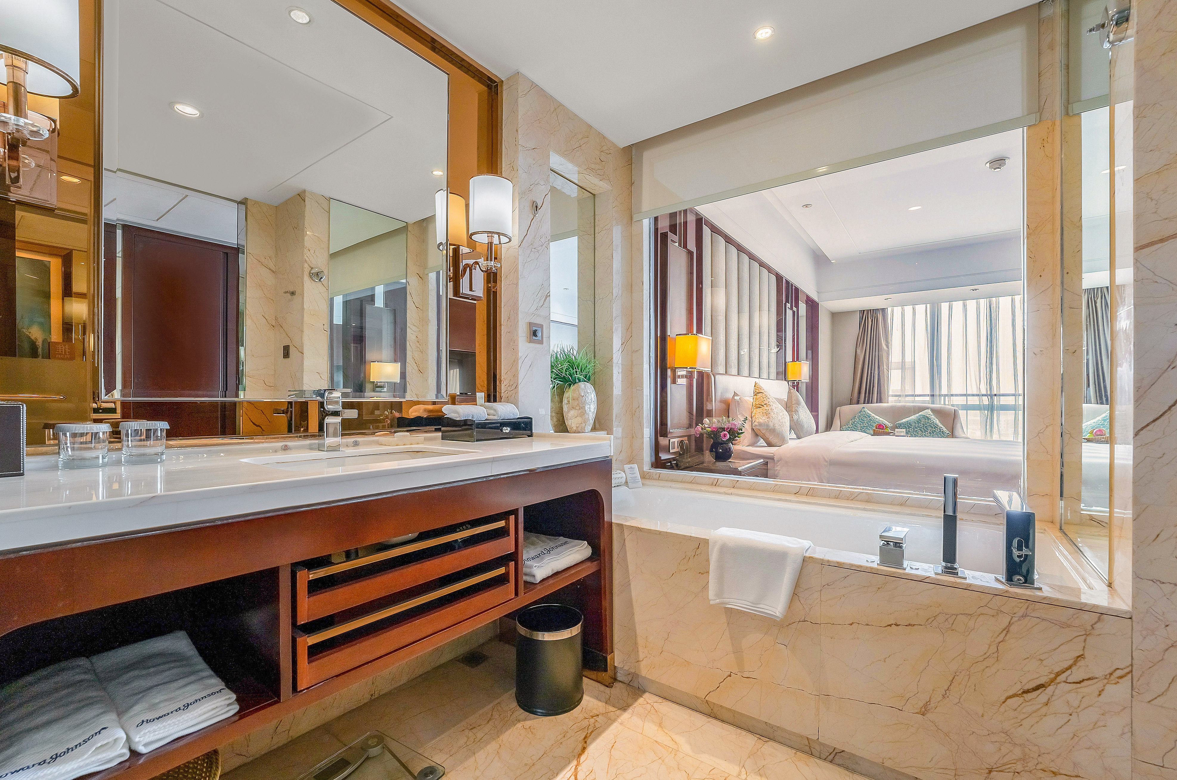 豪华大床房【阔绰空间】+【超大浴缸】