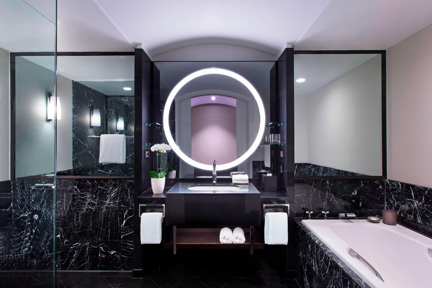 内部小型大床房