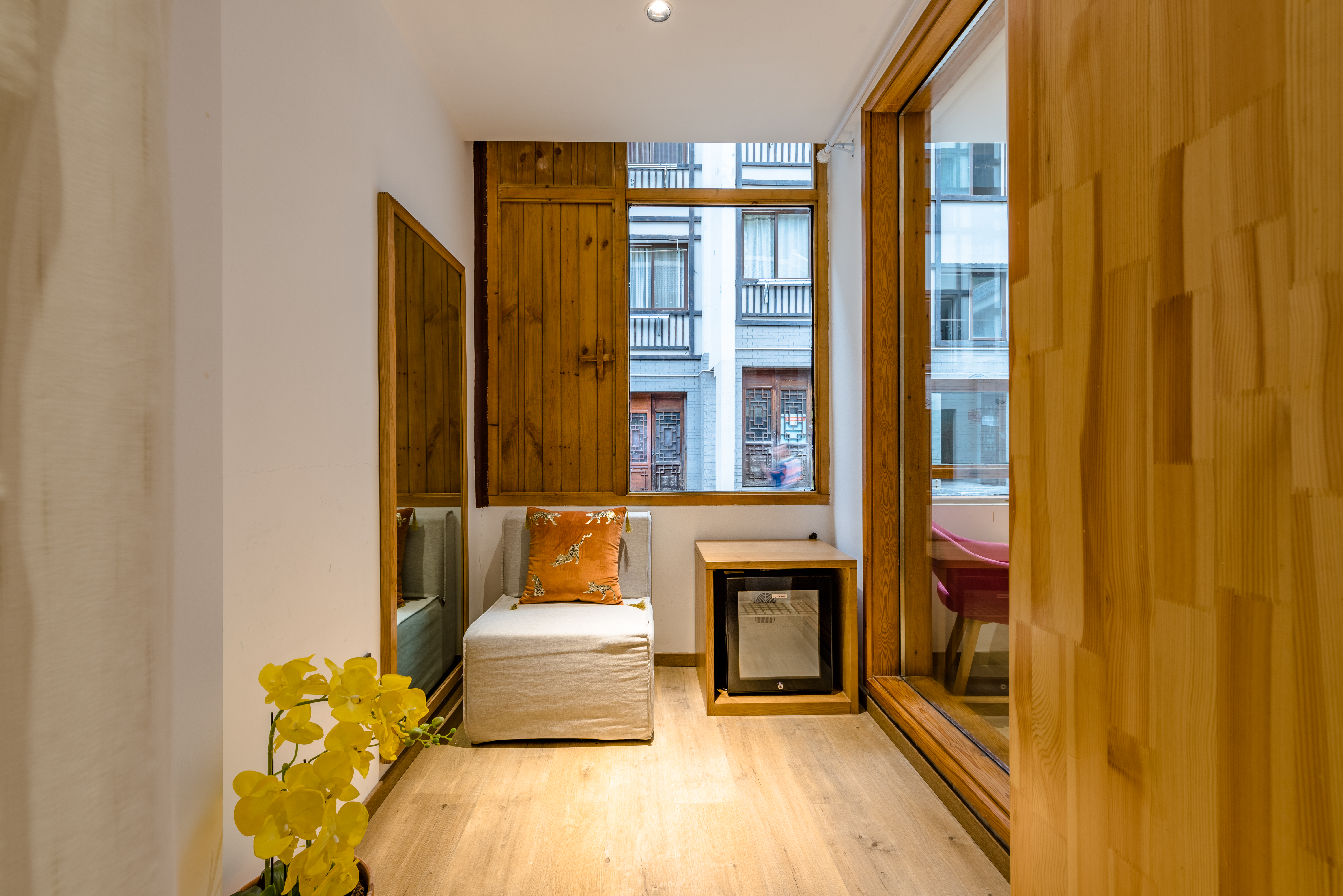 温馨阳台家庭房 （小冰箱、浴袍、保险箱）