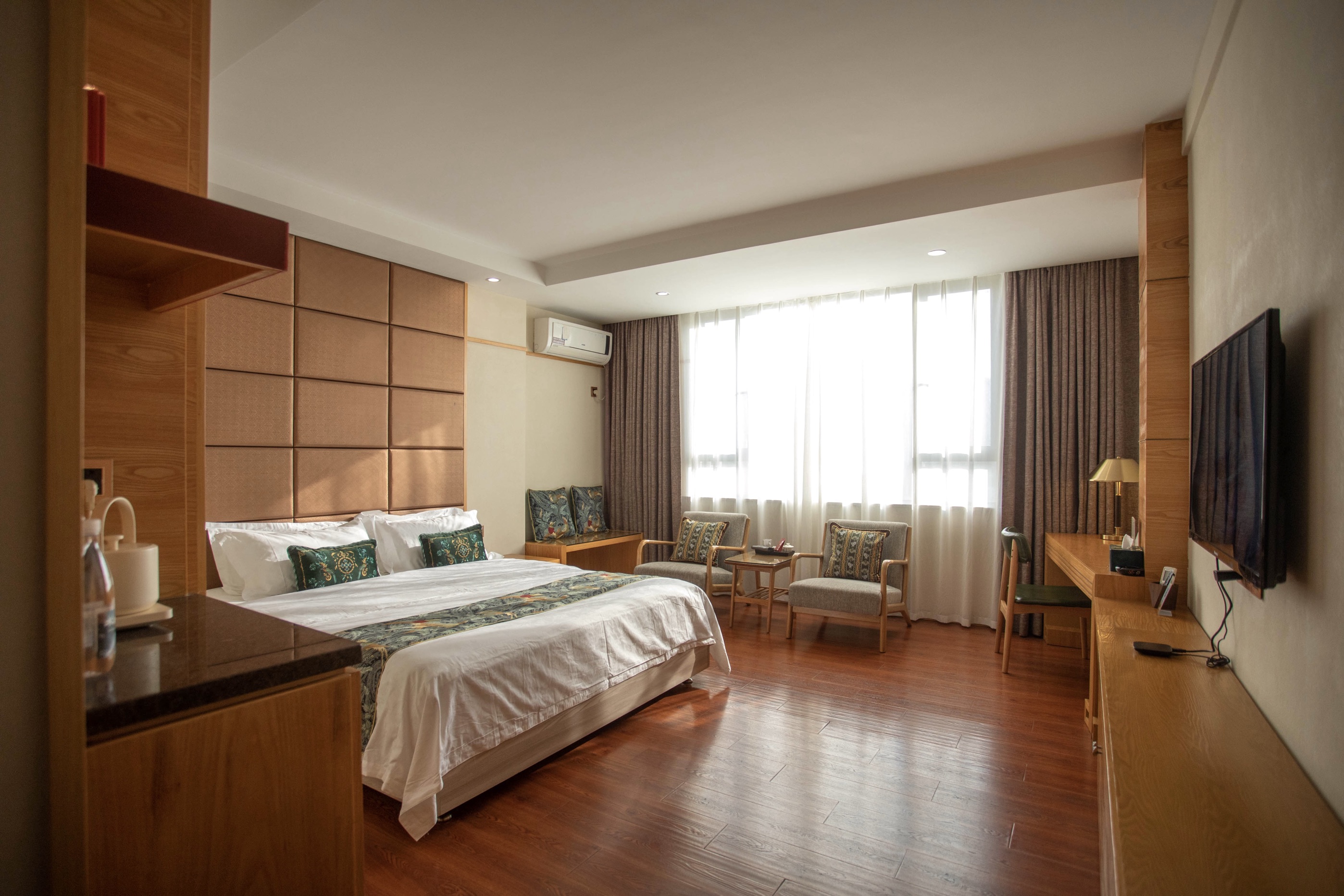 皓月千里大床房