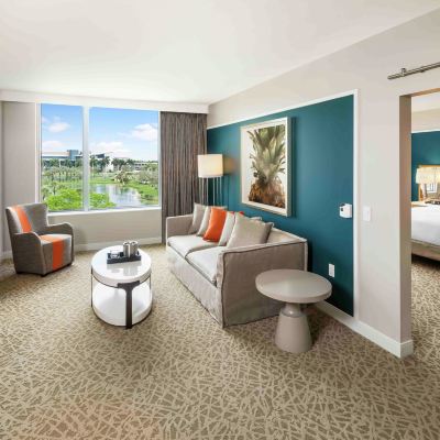 行動聽力無障礙湖景豪華特大床套房帶浴缸 邁阿密達特蘭希爾頓酒店優惠