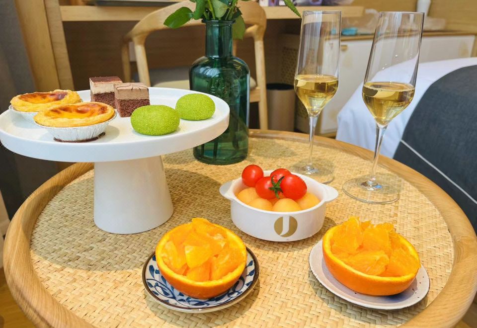 Jianguo HIDDEN Hotel (Nanjing Sun Yat-sen's Mausoleum Area Wutong Avenue)Guestroom - With View