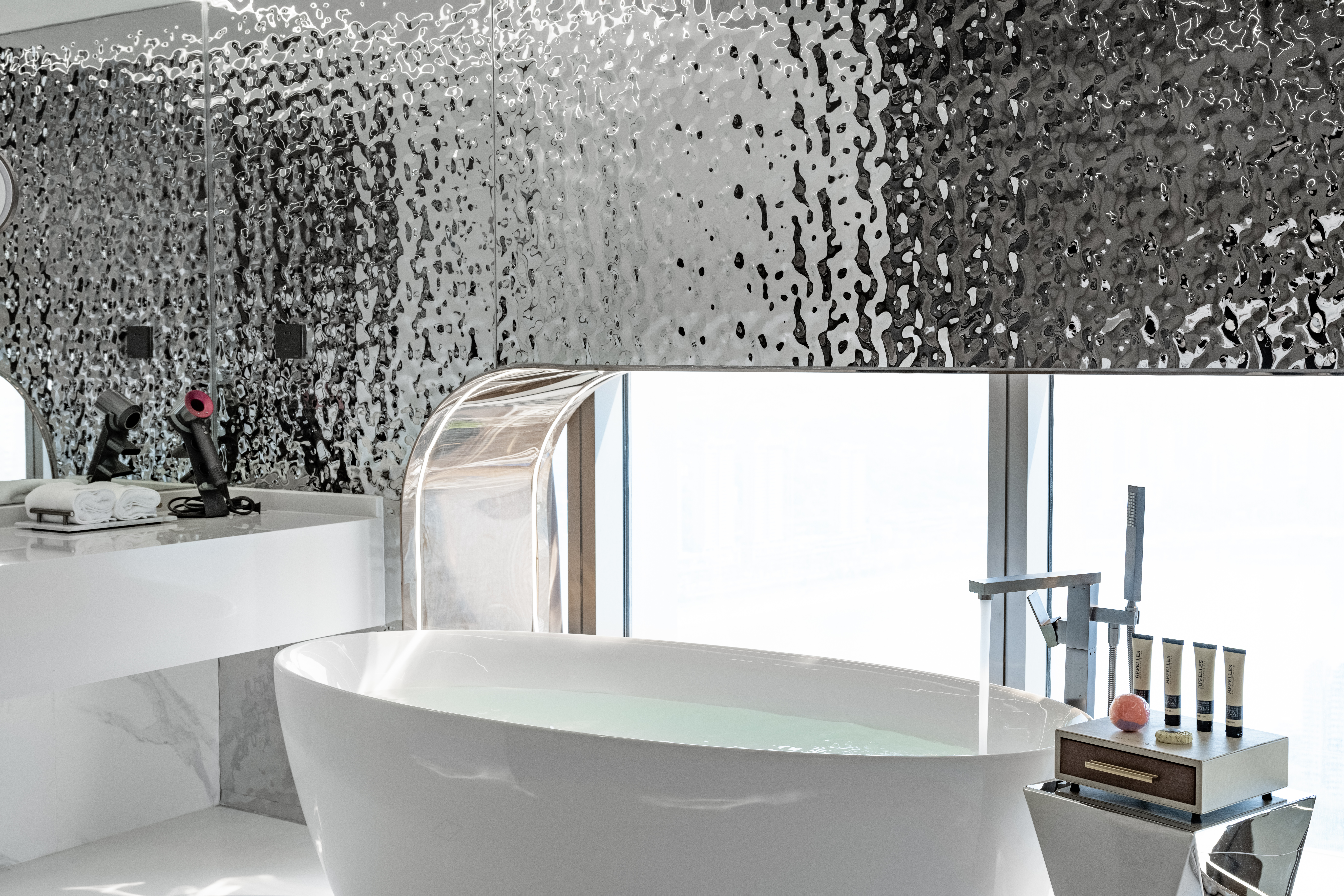 270度江景星空泳池跃层套房