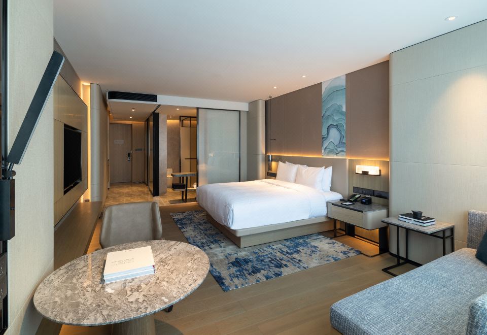 Courtyard by Marriott Shenzhen NorthwestExecutive King Bed