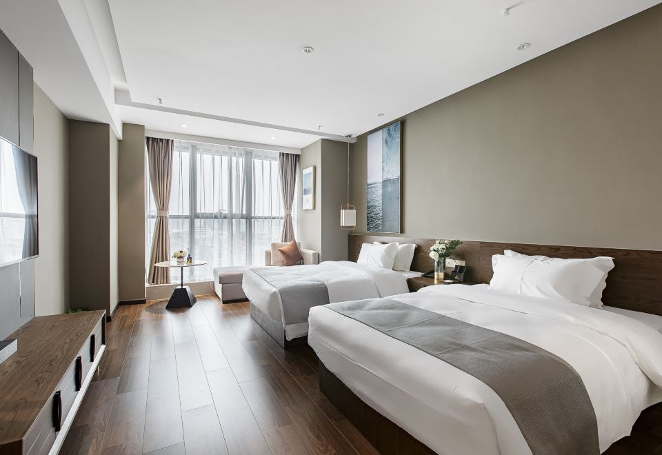 輕奢寬景舒適雙床房（寬床+全景落地窗）