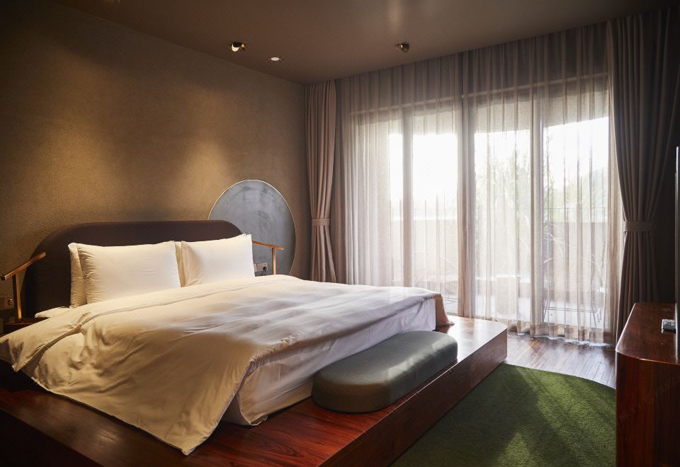 豪華湖景私家花園雙臥家庭套房