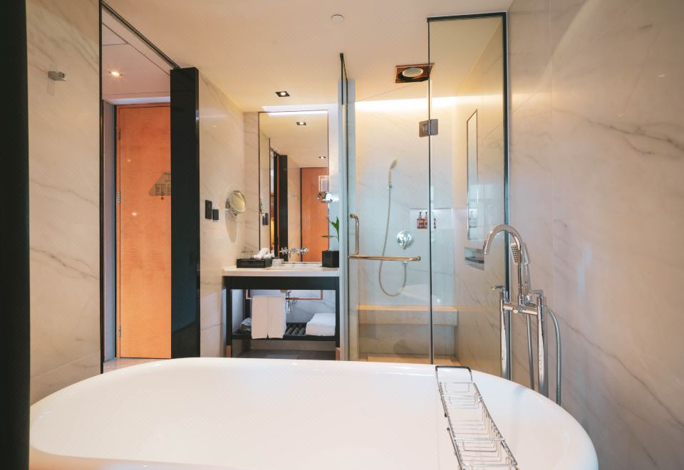 Ramada Plaza Shanghai Pudong AirportBusiness Double Room