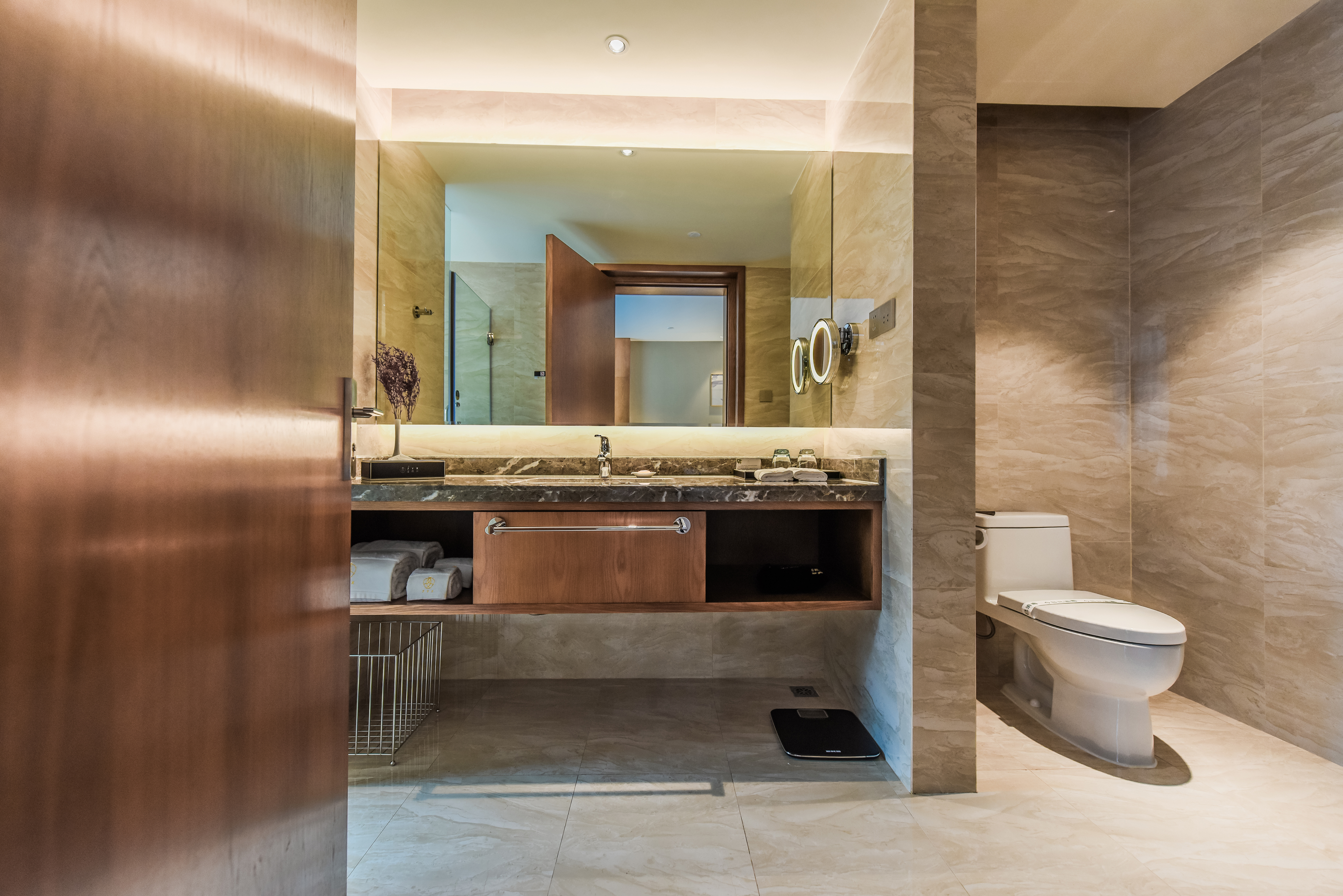 江语山景标间【休闲座椅+高配床品】