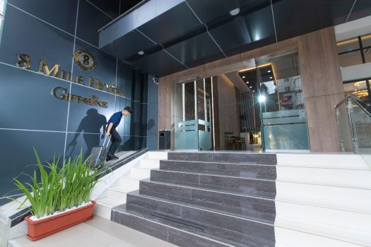 โรงแรม 8 ไมล์