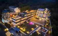 GULUXURY HOTEL Hotels in 