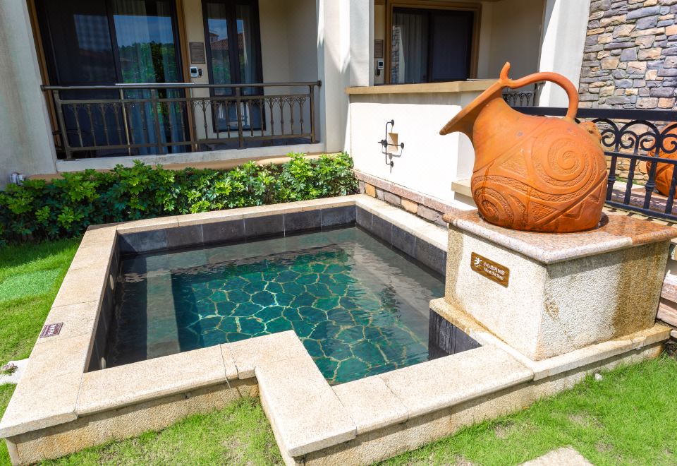 Yuetianxia Hot Spring HotelGarden Hot Spring Four Bedroom Villa