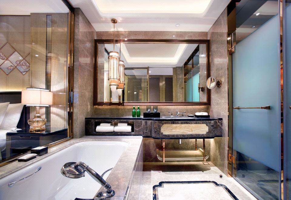 Wanda Vista HohhotExecutive Queen Room