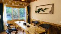 Danba yunshangzangjia Resdrt Hotel