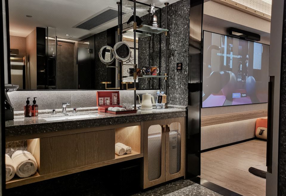 观影踏燕双床房