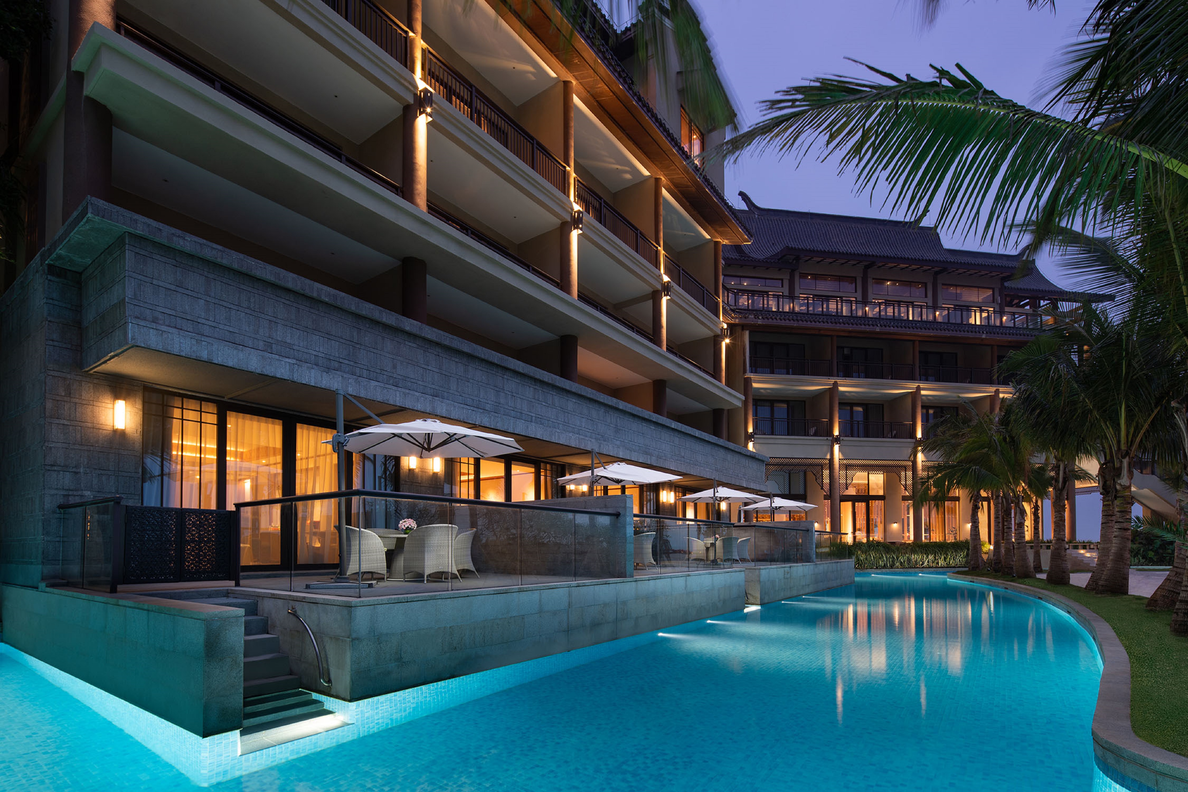 运河泳池双床房