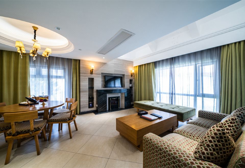 俱乐部别墅三房一厅