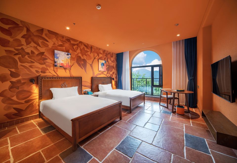 城堡山景双床房