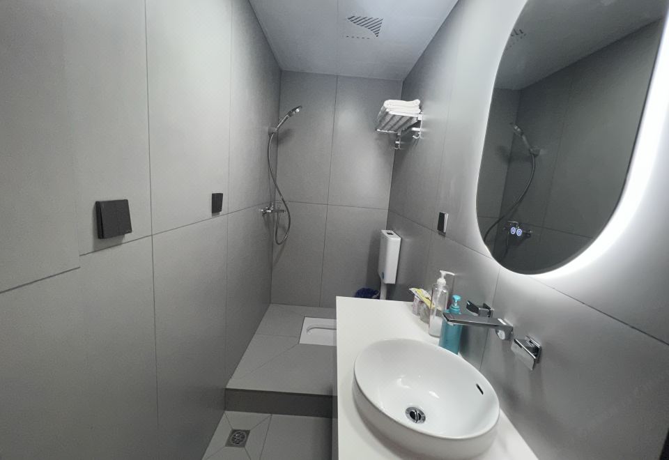 Heated Floor Scenic Standard Room B