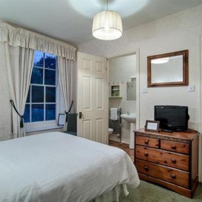 Standard Double Room, Ensuite (Small Double: Room 7)