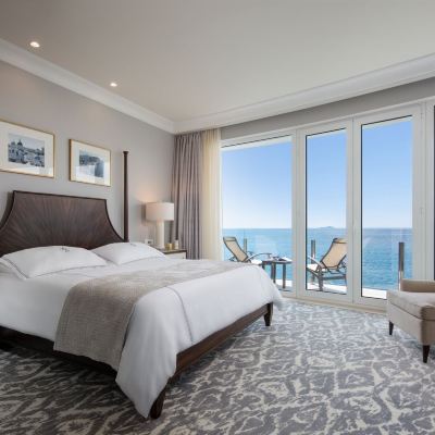 Deluxe Room with Sea View With Balcony