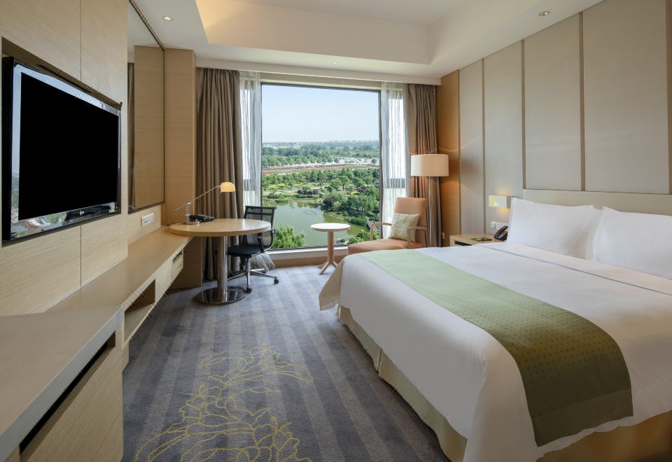 Holiday Inn NanyangSuperior Room - Lake-View (Double bed)