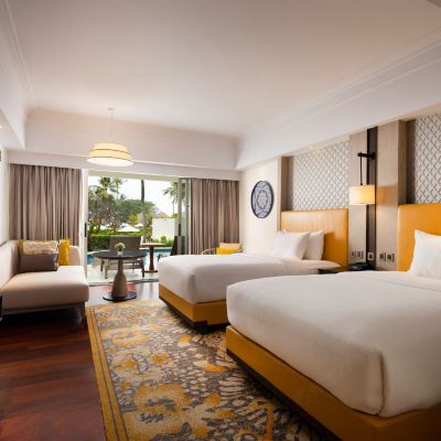 Twin Executive Lagoon