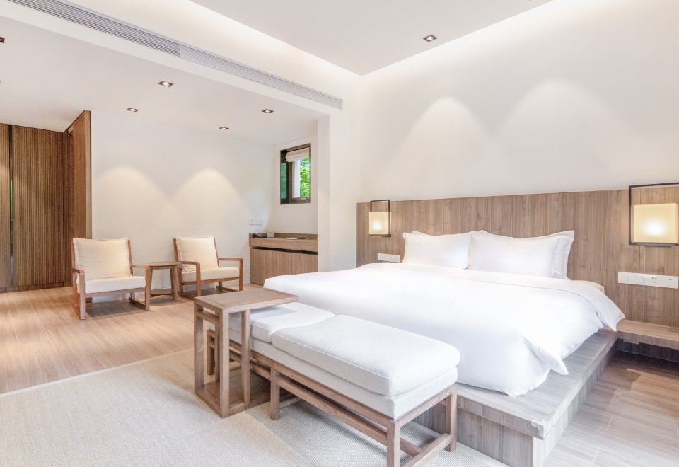 Shanshui Villa HotelShuiyin Villa Deluxe Double Bed Room (Designer Crafted)