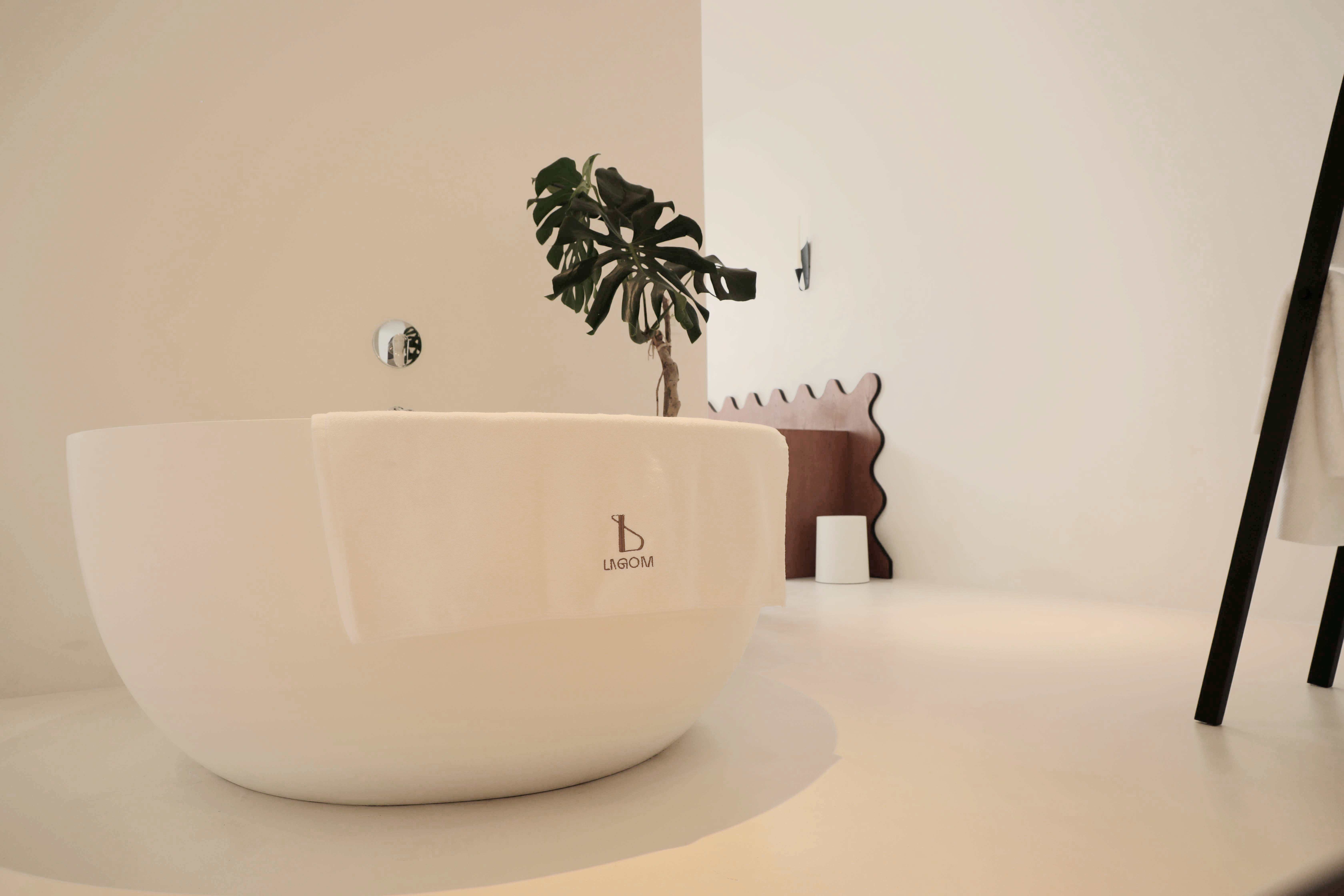 你看起来很好吃 丨园景浴缸大床房（全屋进口微水泥，科勒衞浴，金可儿床垫，网红冰箱）