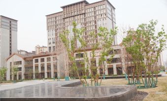 Qingju Apartment